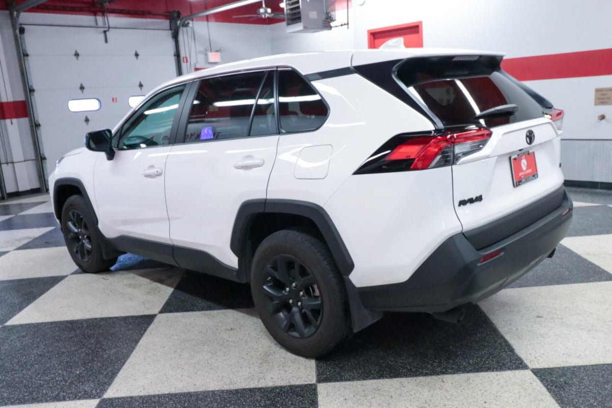 Used 2024 Toyota RAV4 LE FWD image 6