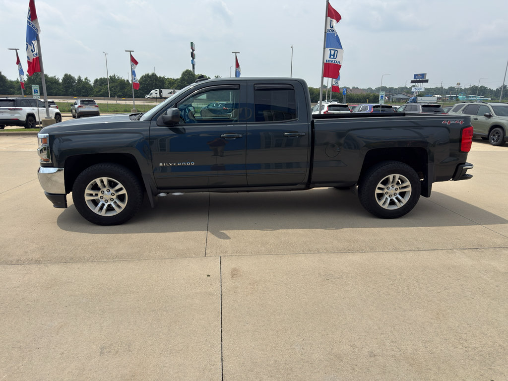 Used 2017 Chevrolet Silverado 1500 LT w/ All Star Edition AWD/4WD image 8