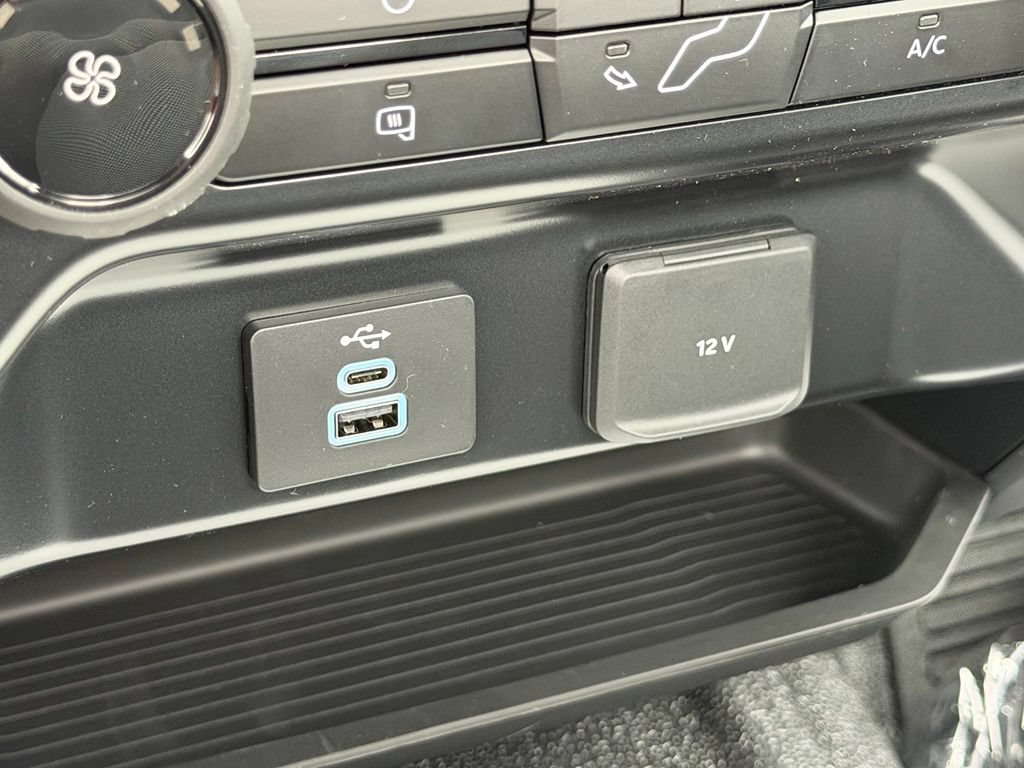 New 2026 Ford F550 4x4 Regular Cab Super Duty image 16