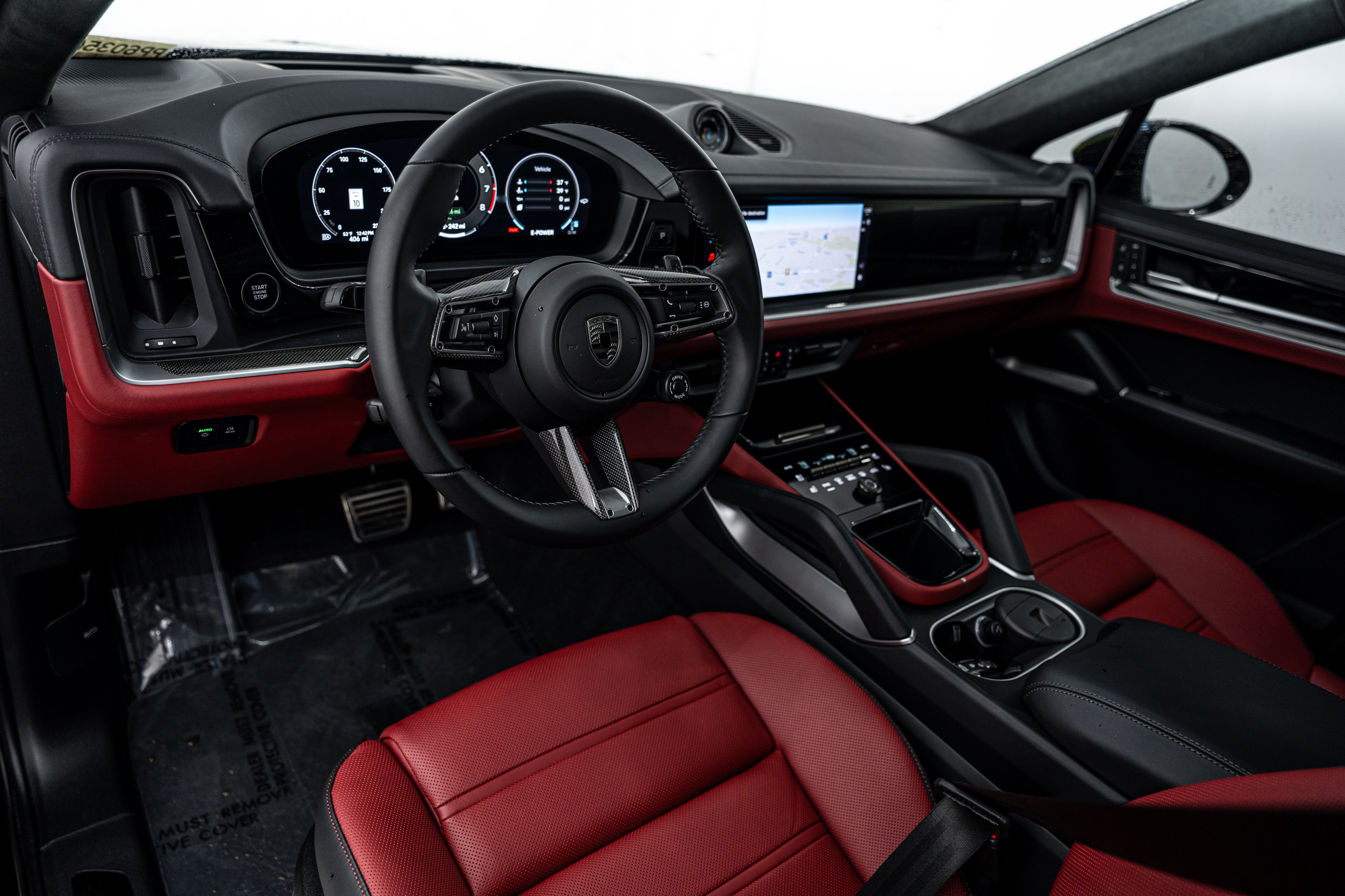 Certified 2026 Porsche Cayenne Turbo AWD/4WD image 4