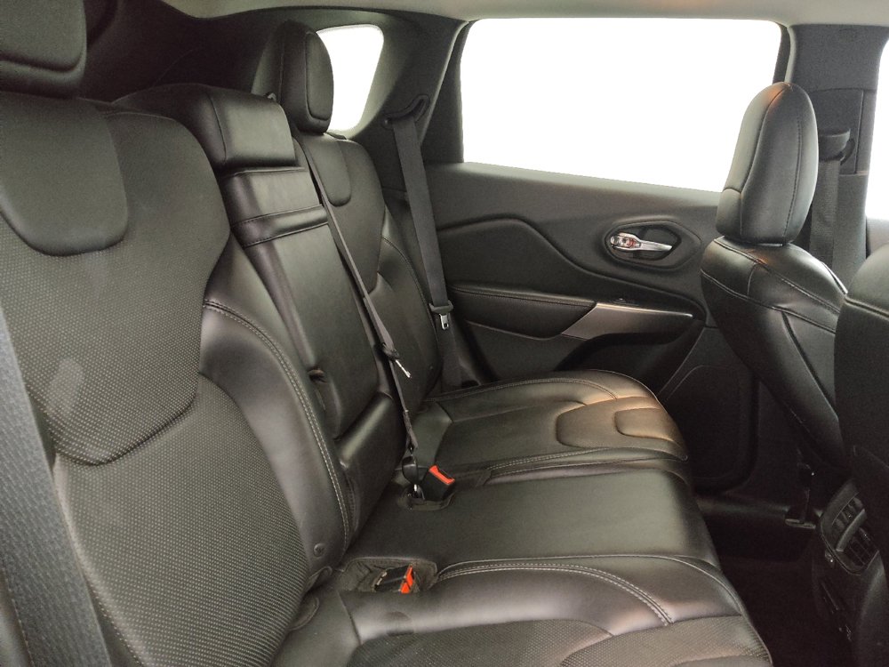 Used 2019 Jeep Cherokee Limited AWD/4WD image 19