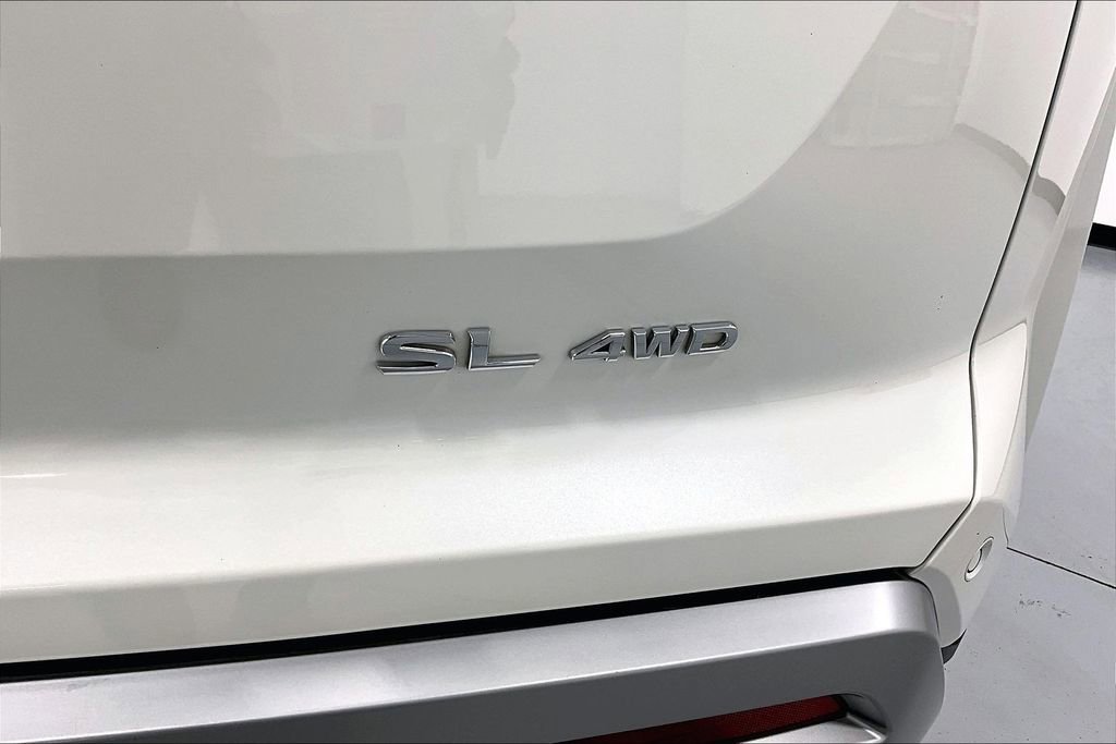 Used 2023 Nissan Pathfinder SL AWD/4WD image 40