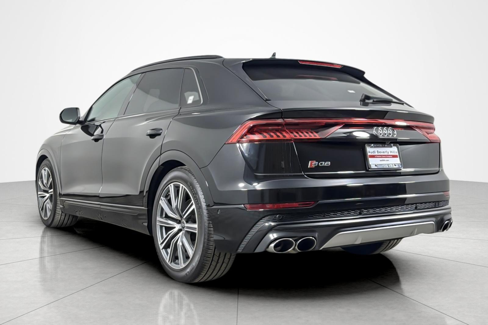Used 2023 Audi SQ8 Prestige AWD/4WD image 3