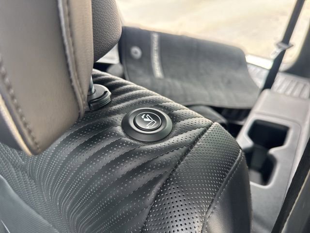 Used 2024 Hyundai Palisade Calligraphy image 32