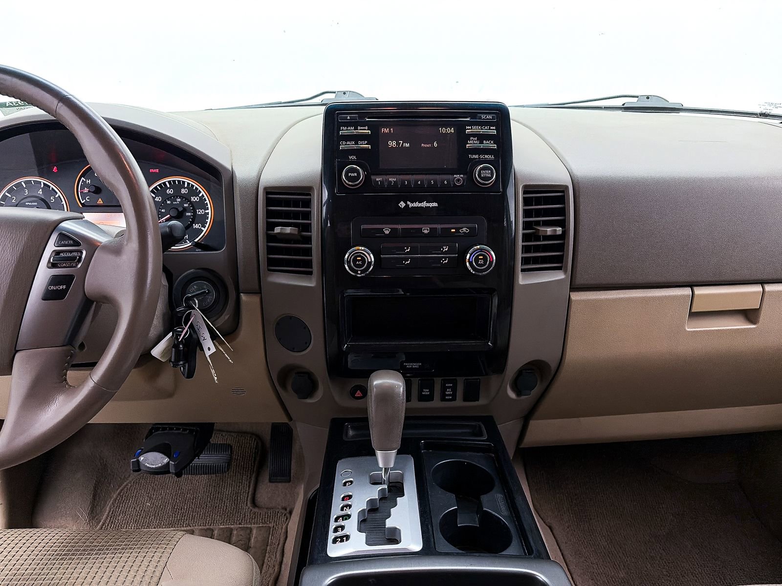 Used 2014 Nissan Titan SV w/ SV Premium Utility Package image 5