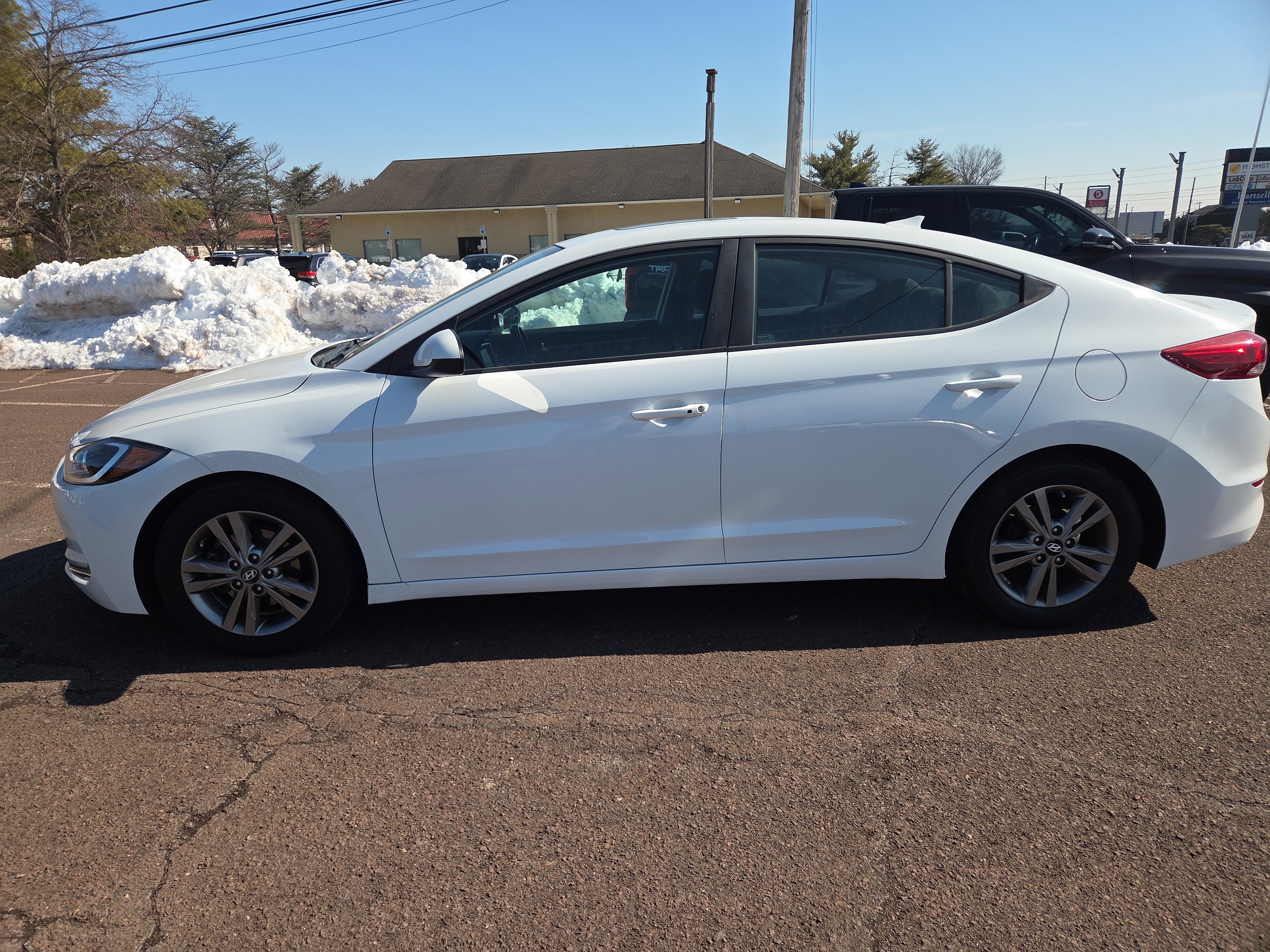 Used 2017 Hyundai Elantra Value Edition w/ Cargo Package image 6