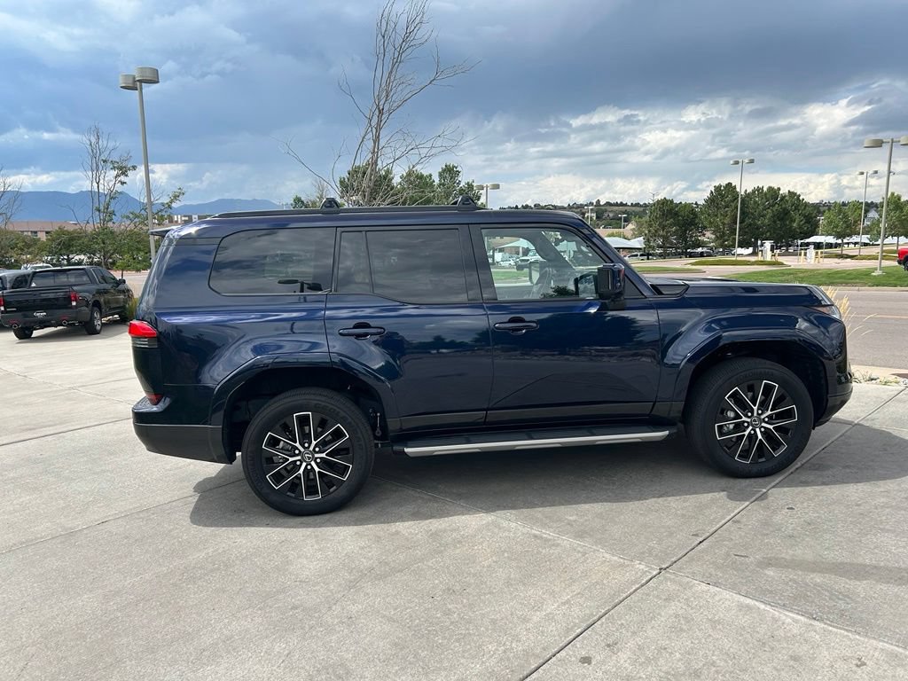 Used 2024 Lexus GX 550 AWD/4WD image 9