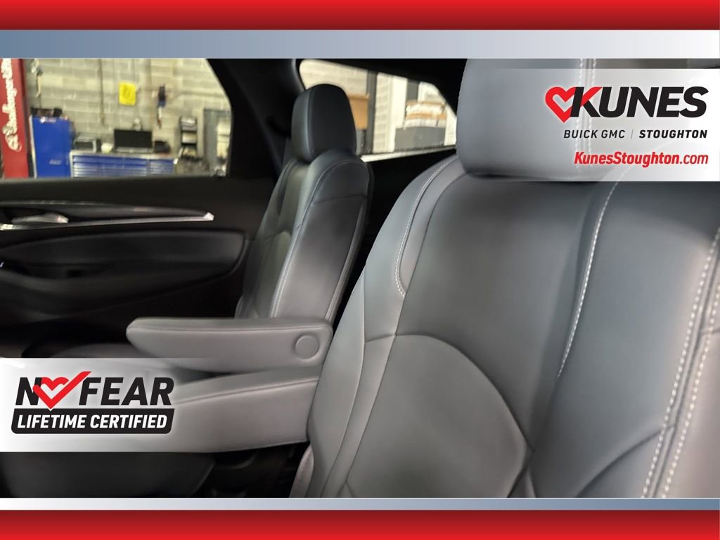 Used 2024 Buick Enclave Essence image 37