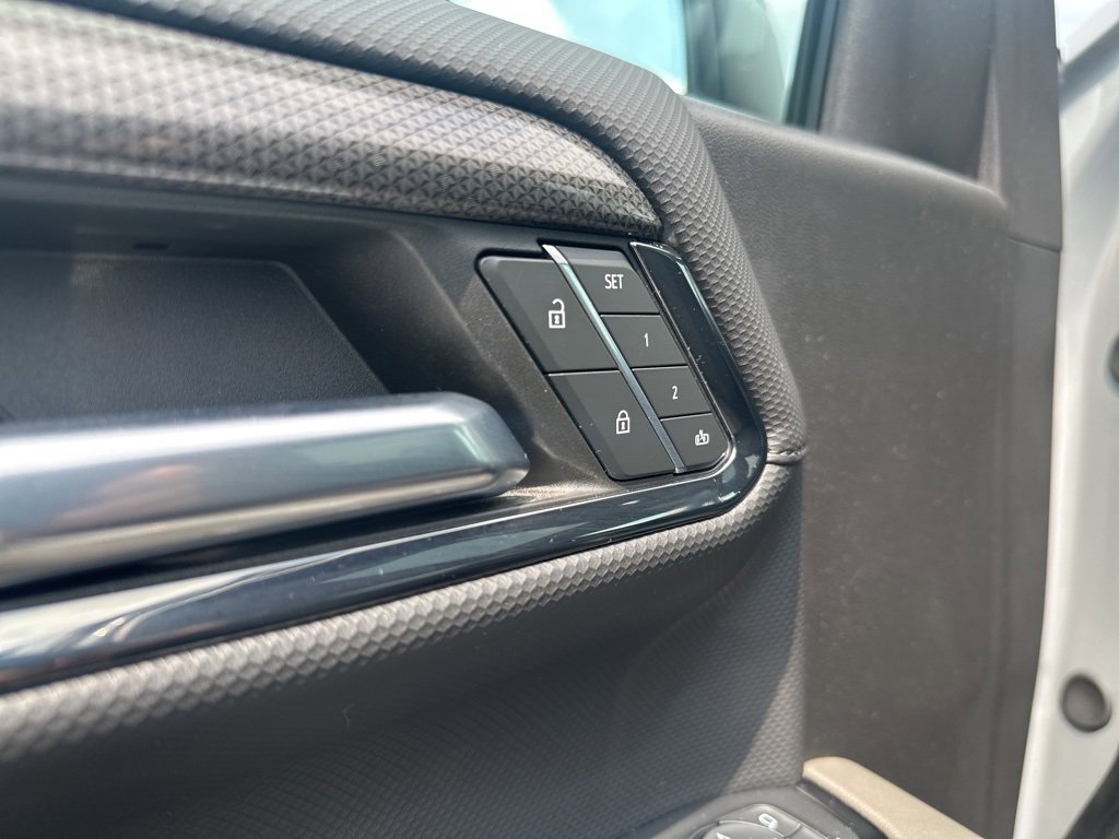 Used 2024 Chevrolet Silverado 1500 ZR2 w/ Technology Package image 30