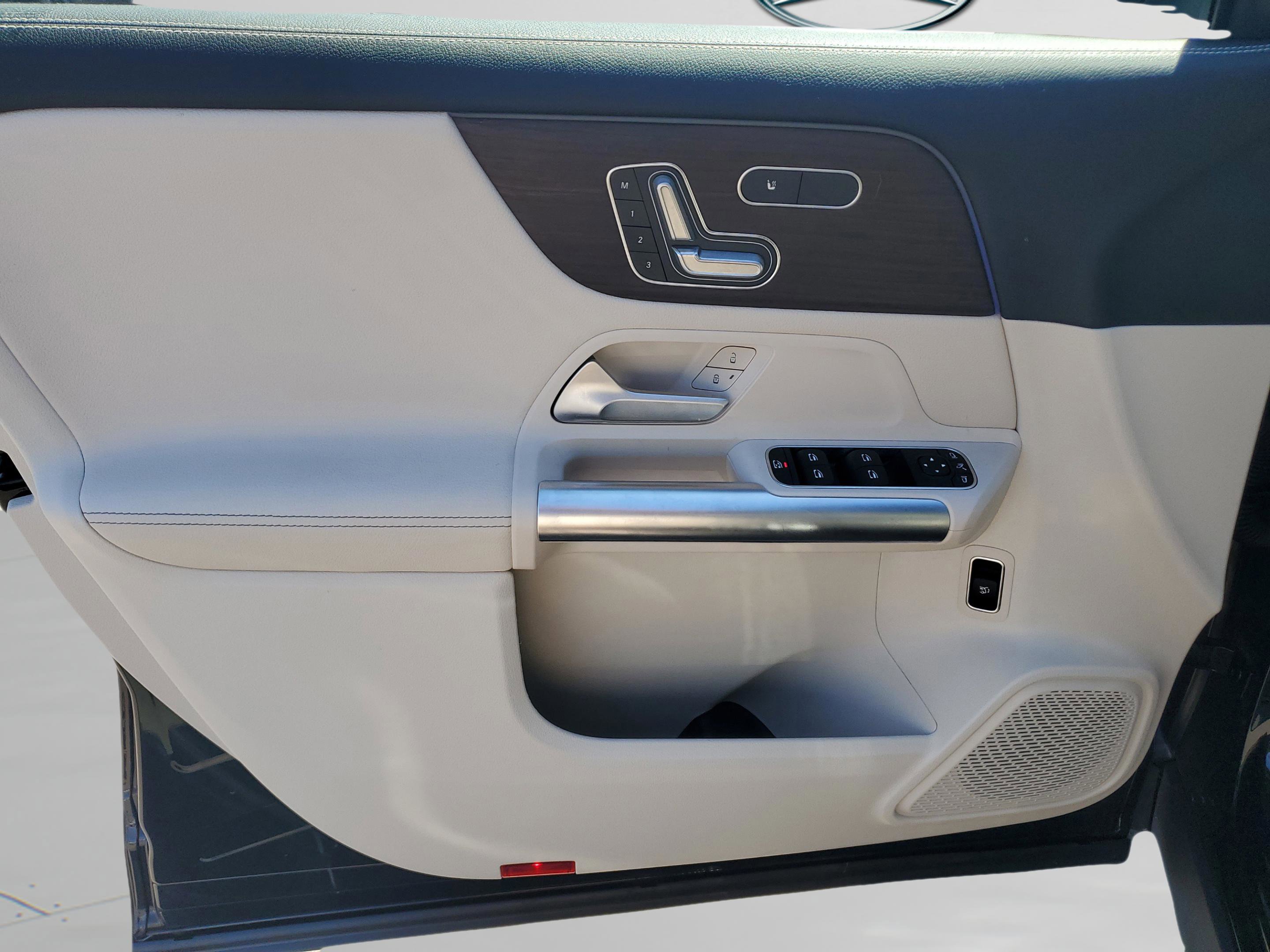 Certified 2025 Mercedes-Benz GLA 250 image 16