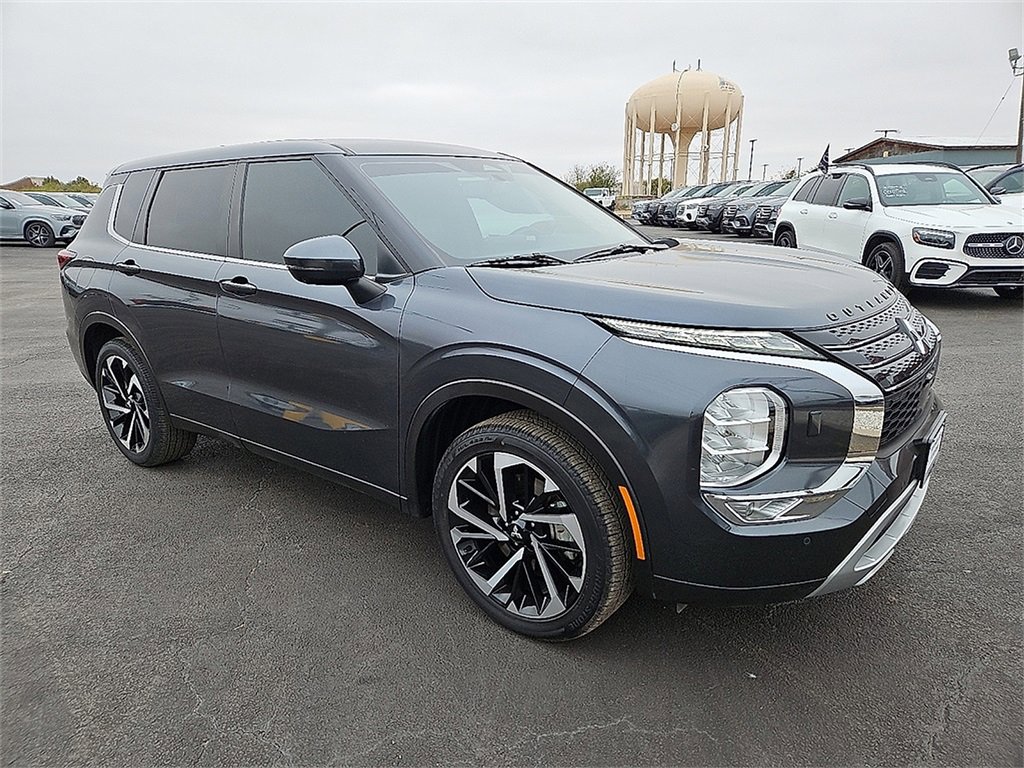 Used 2024 Mitsubishi Outlander SE image 10