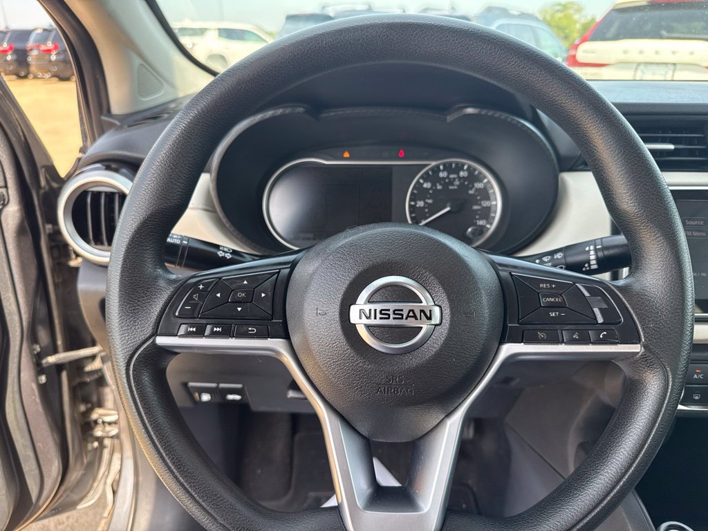 Used 2021 Nissan Versa SV FWD image 8
