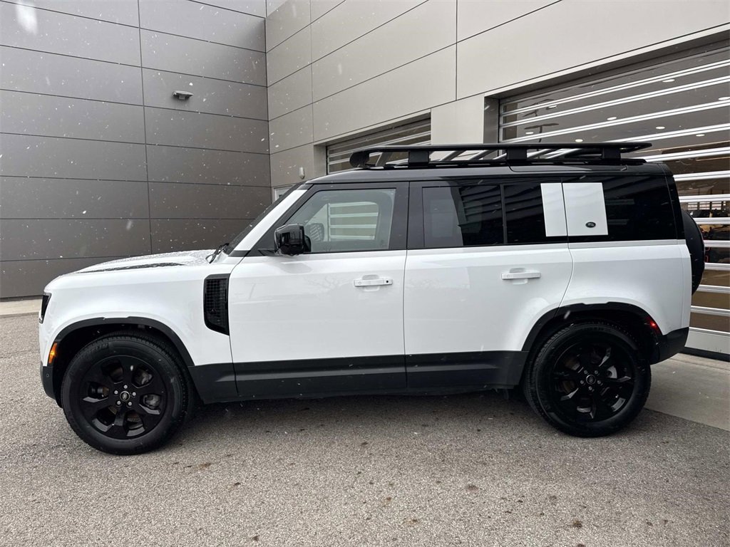 Used 2023 Land Rover Defender 110 S image 4