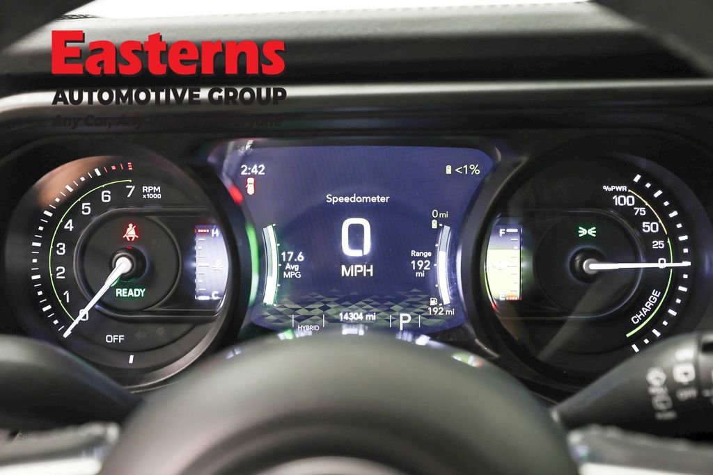 Used 2025 Jeep Wrangler Unlimited Sahara AWD/4WD image 18