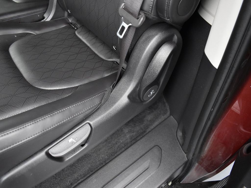 Used 2024 Kia Carnival LX image 26