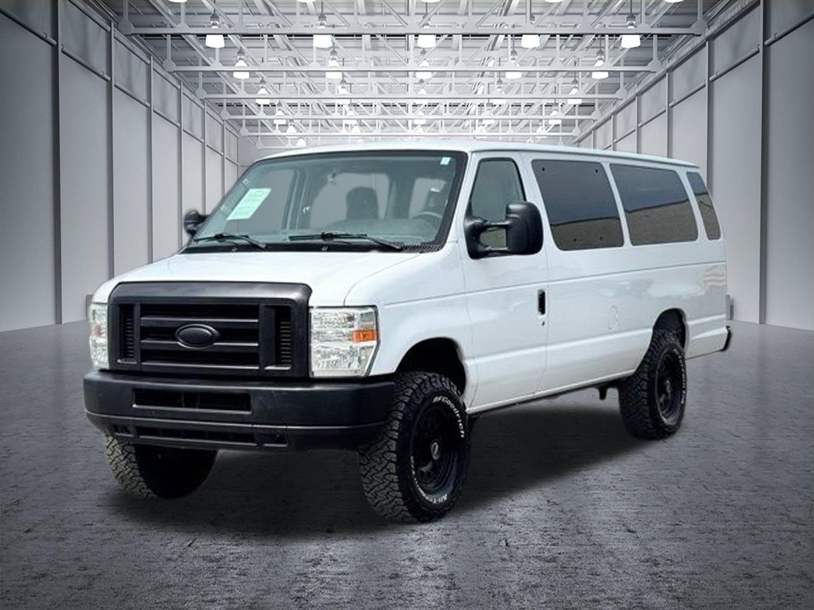 Used 2014 Ford E-350 and Econoline 350 XLT RWD image 6