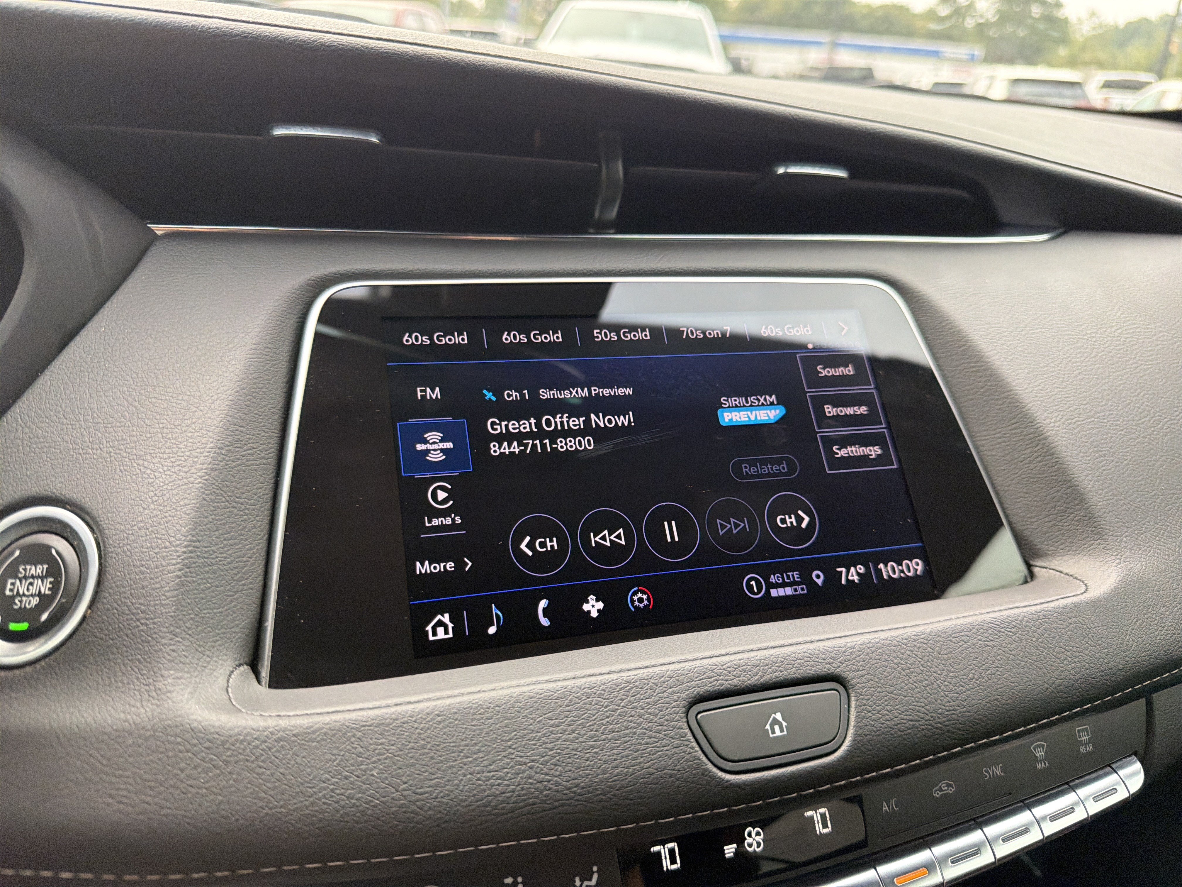 Used 2023 Cadillac XT4 Luxury w/ Cold Weather Package FWD image 24