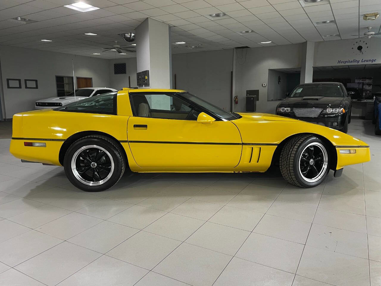 Used 1986 Chevrolet Corvette Coupe image 8
