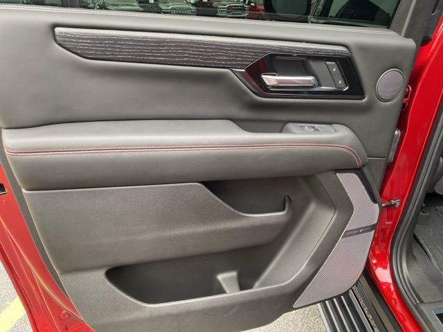 Used 2025 GMC Yukon XL AT4 Ultimate AWD/4WD image 25