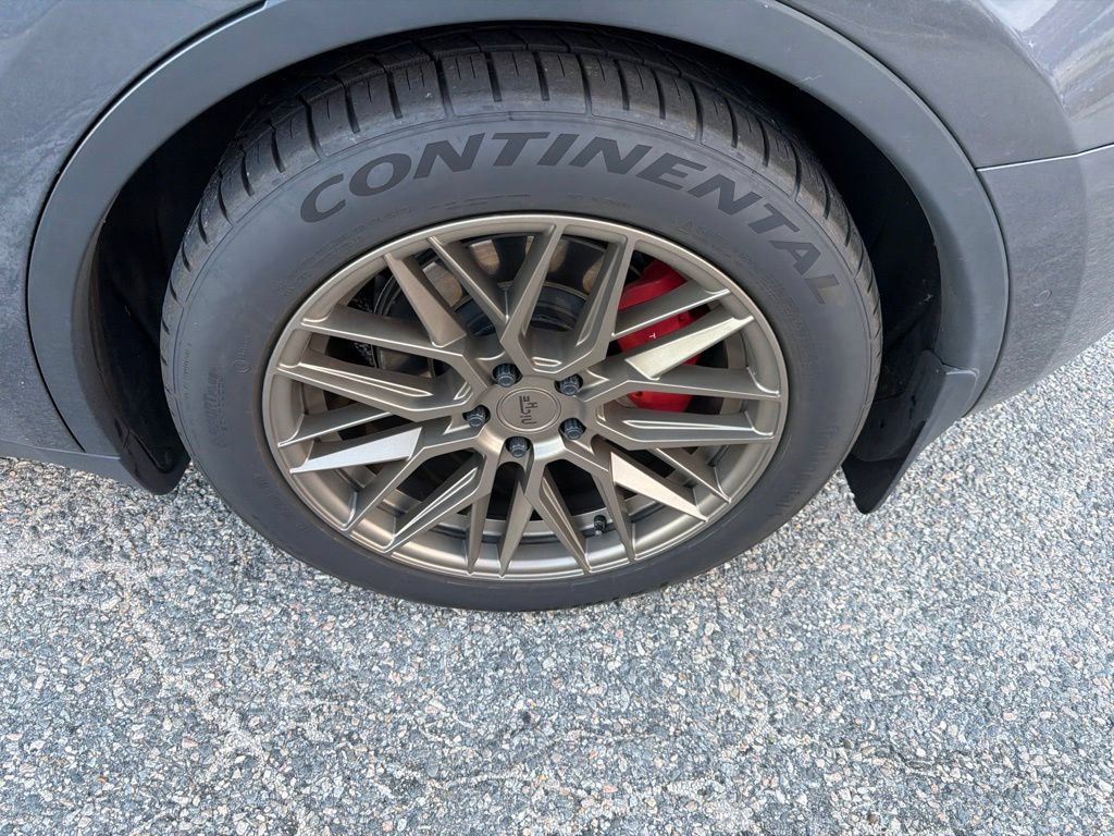 Used 2022 Tesla Model Y Performance AWD/4WD image 10