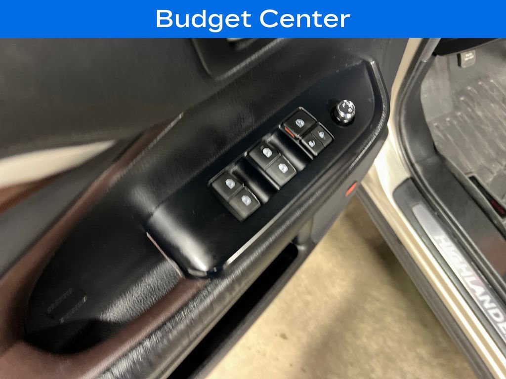 Used 2016 Toyota Highlander Limited Platinum AWD/4WD image 16