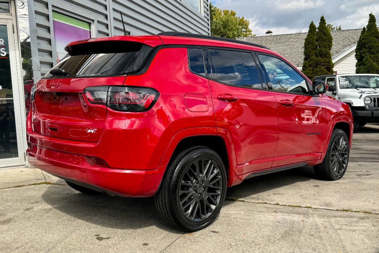 Used 2024 Jeep Compass Limited w/ Sun and Sound Group image 2