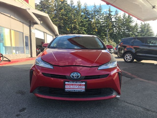 Used 2020 Toyota Prius L Eco w/ Carpet Mat Package FWD image 19