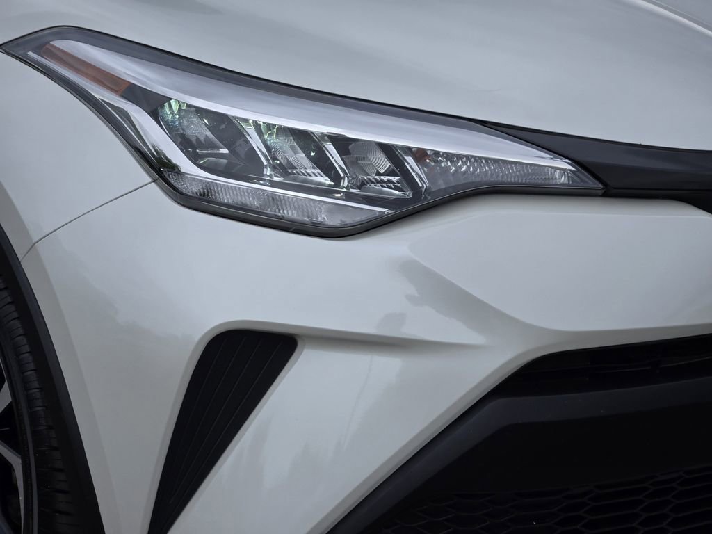 Used 2021 Toyota C-HR XLE FWD image 8