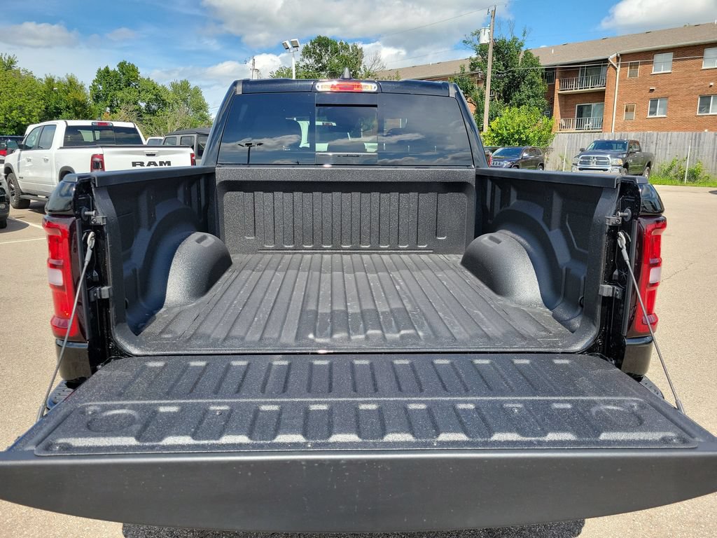 New 2026 RAM 1500 Express AWD/4WD image 6