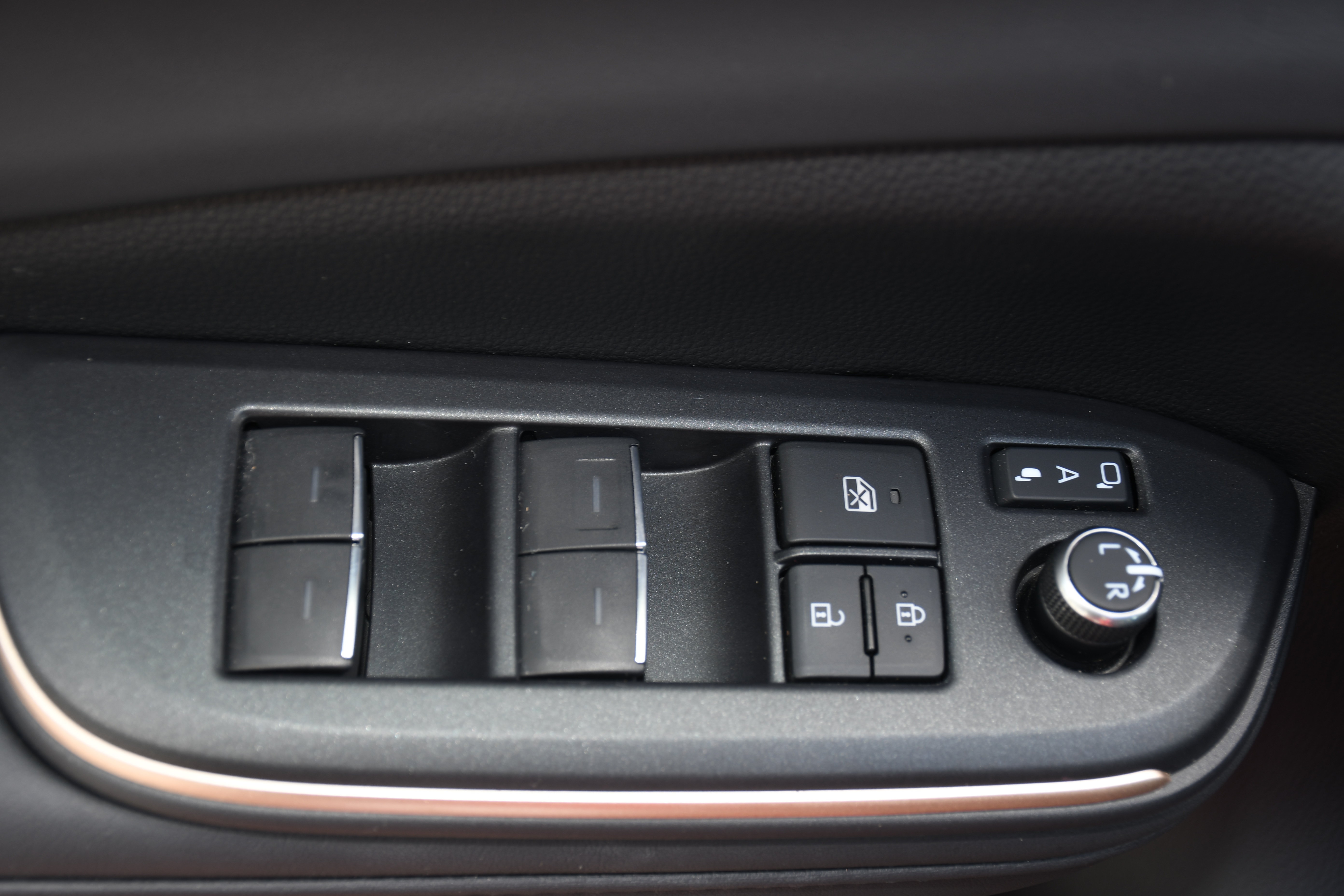 Certified 2023 Toyota Crown AWD/4WD image 11