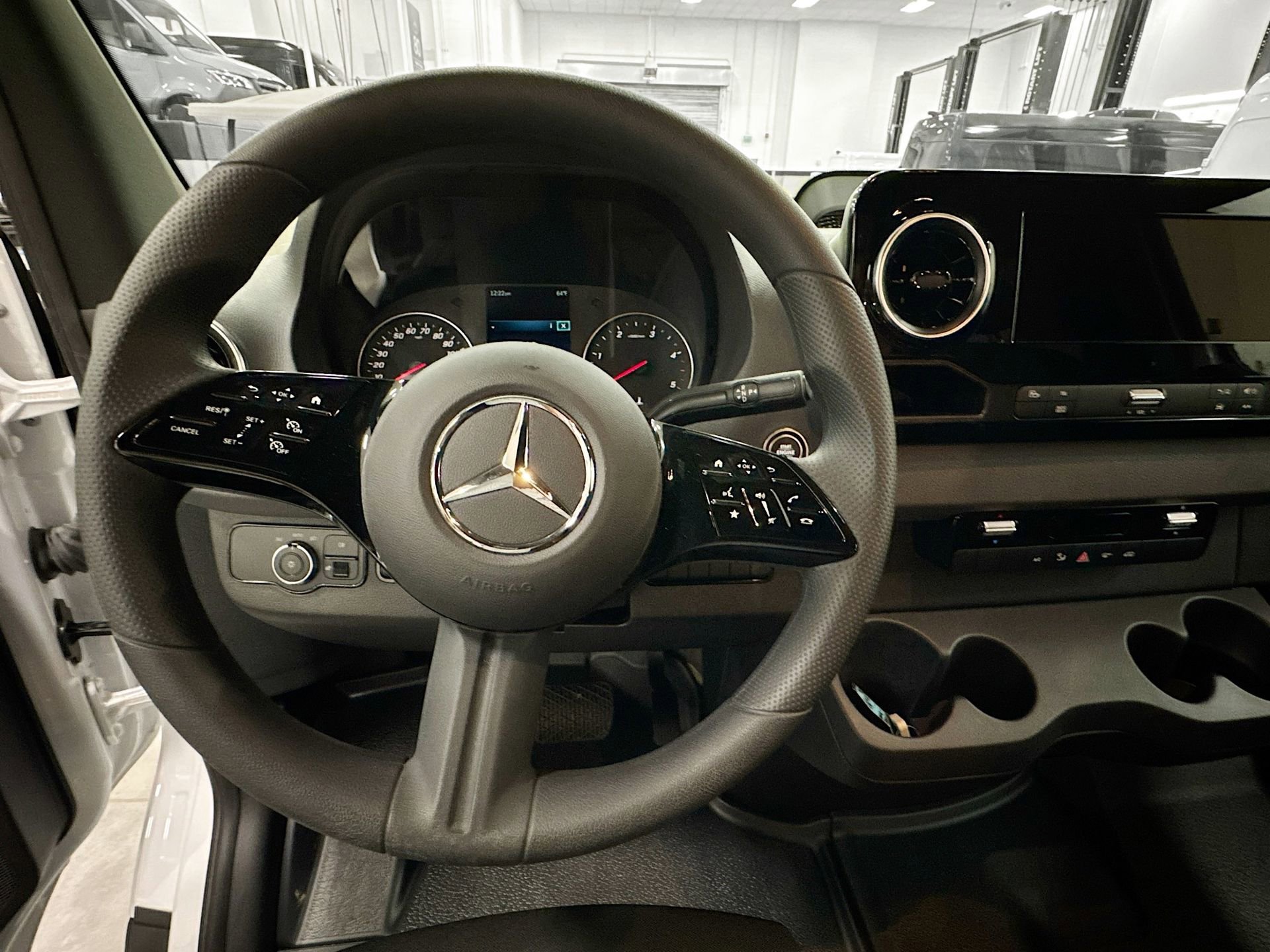 Used 2025 Mercedes-Benz Sprinter 2500 image 22