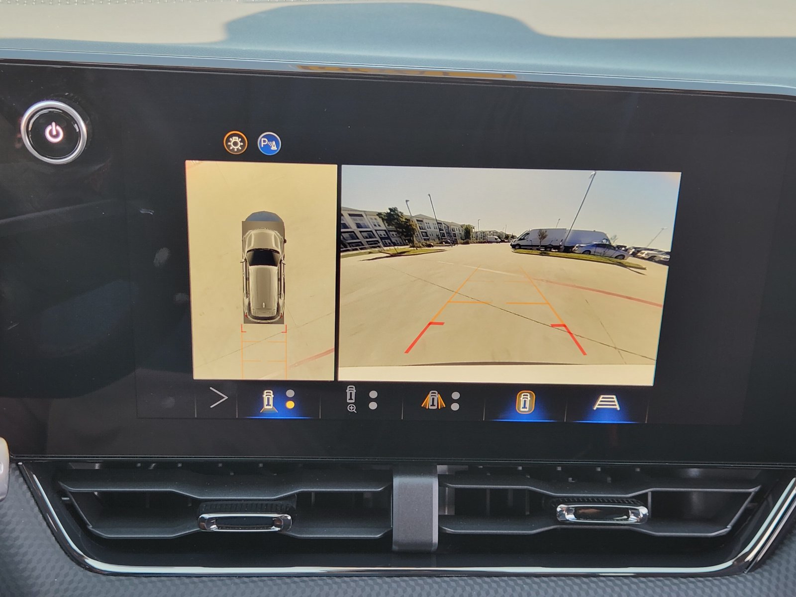 Certified 2025 Chevrolet Equinox RS w/ Safety and Technology Package AWD/4WD image 22