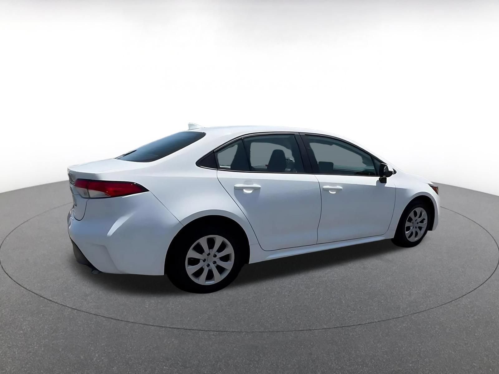 Used 2025 Toyota Corolla LE FWD image 15