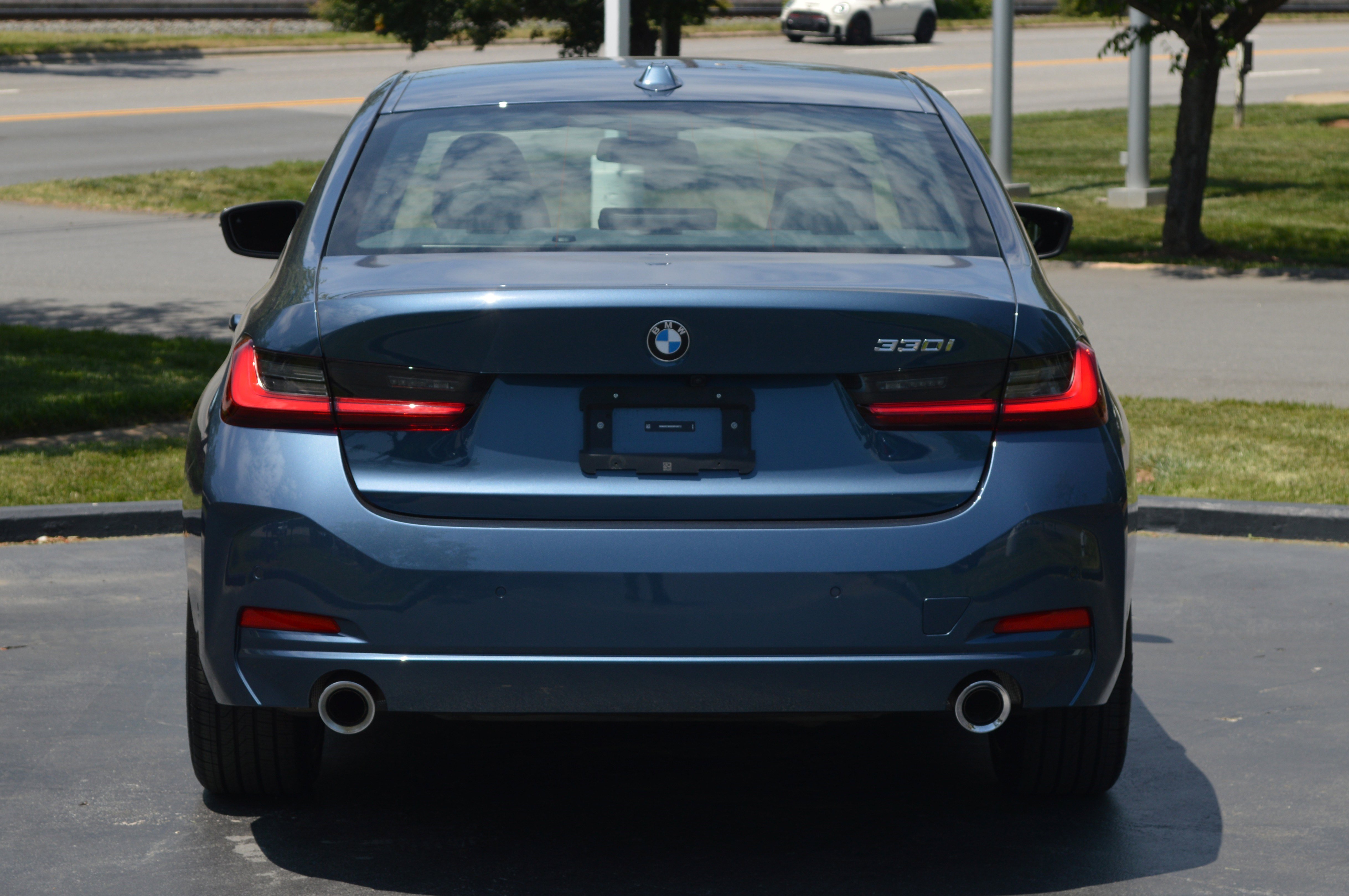Certified 2025 BMW 330i Sedan RWD image 10