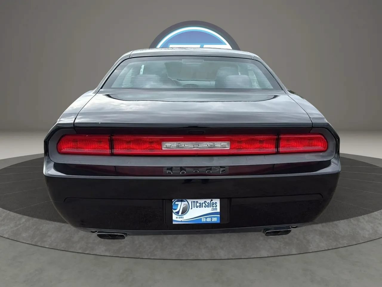 Used 2014 Dodge Challenger SXT RWD image 9