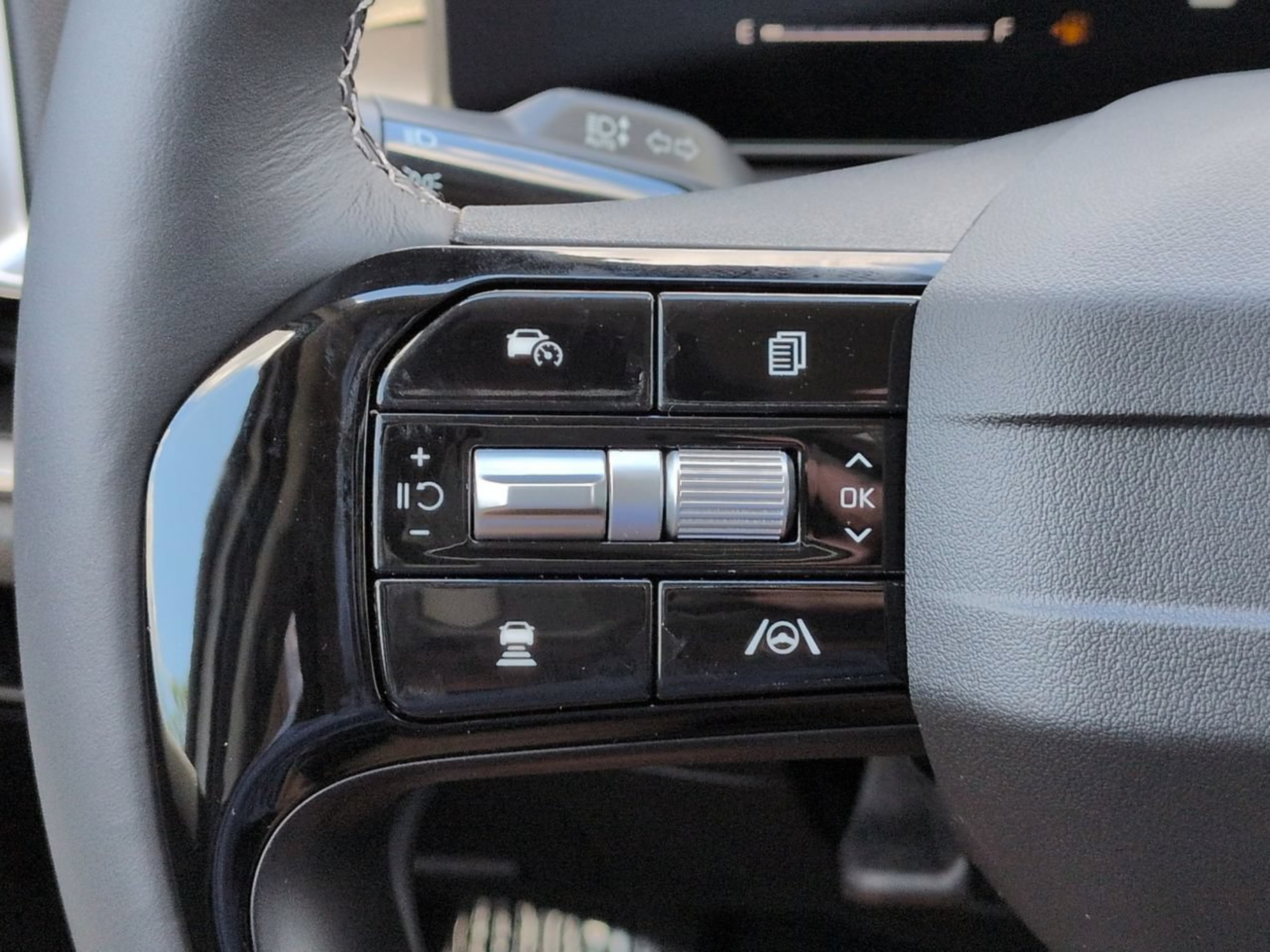 New 2026 Kia Sorento LX FWD image 48