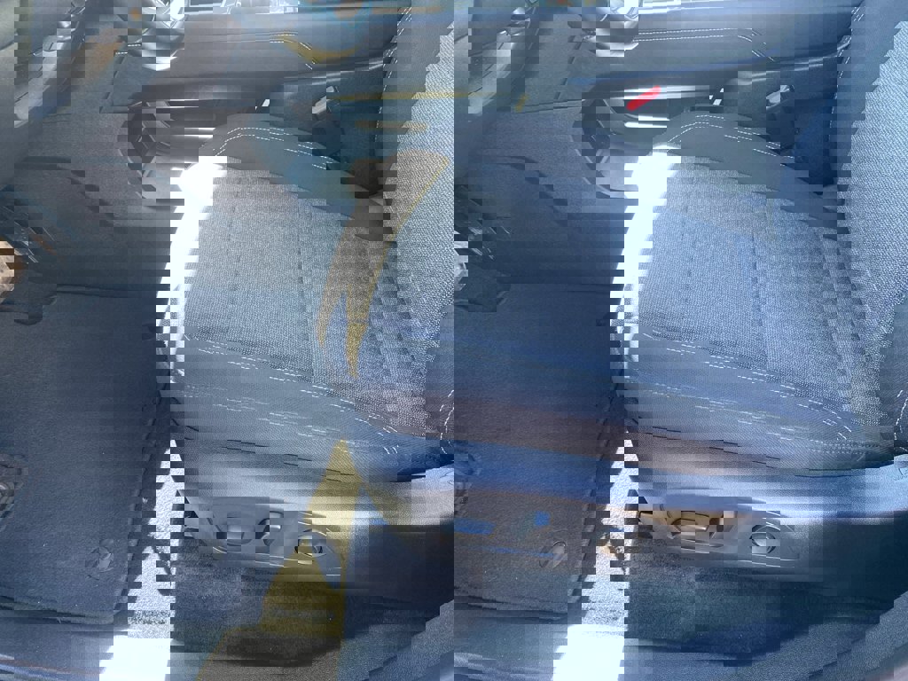 Used 2025 GMC Acadia Elevation image 27