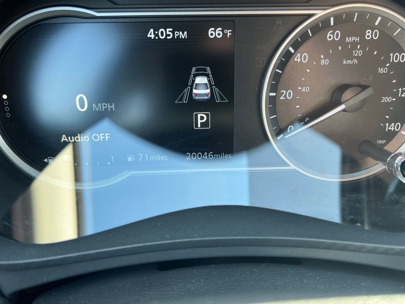 Used 2025 Nissan Versa SV FWD image 38