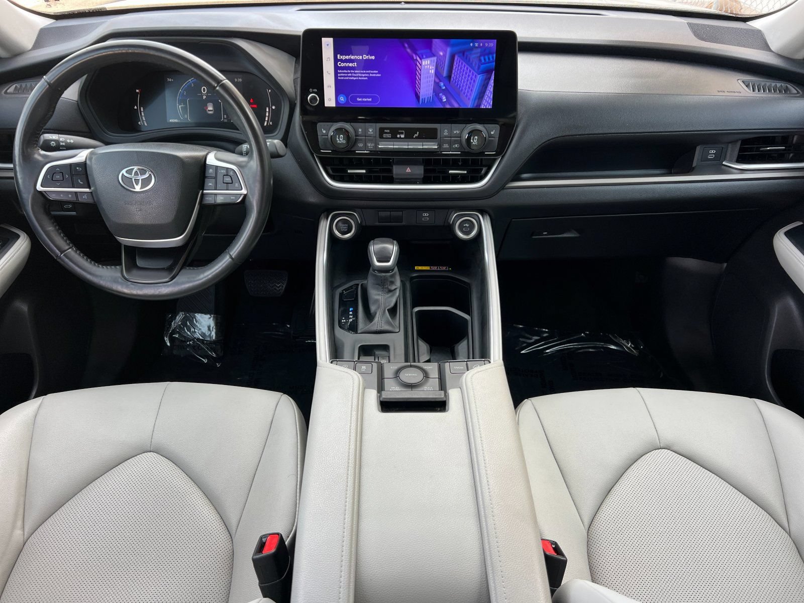 Used 2024 Toyota Grand Highlander AWD image 12