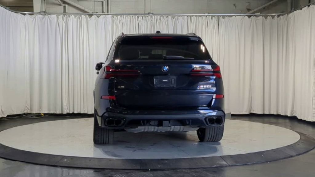 Used 2024 BMW X5 M60i AWD/4WD image 9