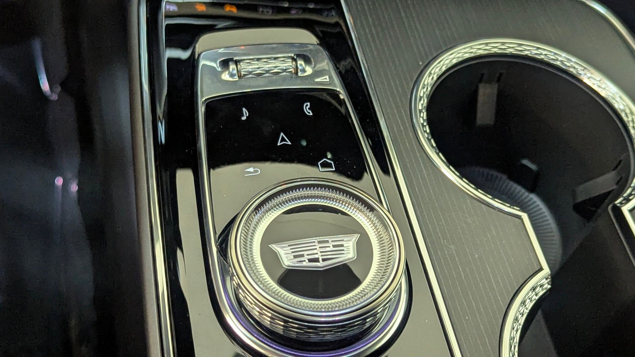 New 2026 Cadillac Lyriq Luxury w/ LPO, Floor Liner Package image 18