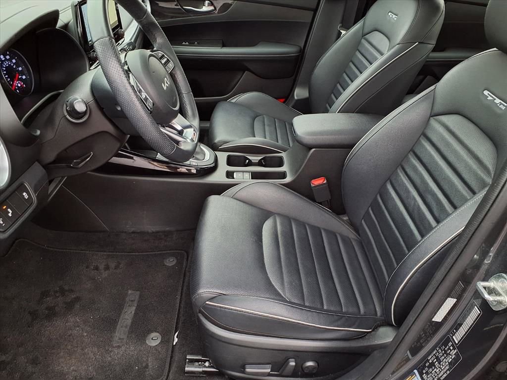 Used 2023 Kia Forte GT-Line w/ GT-Line Premium Package image 6