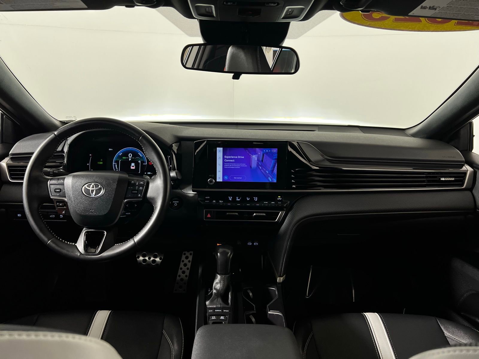 Used 2025 Toyota Camry SE image 23