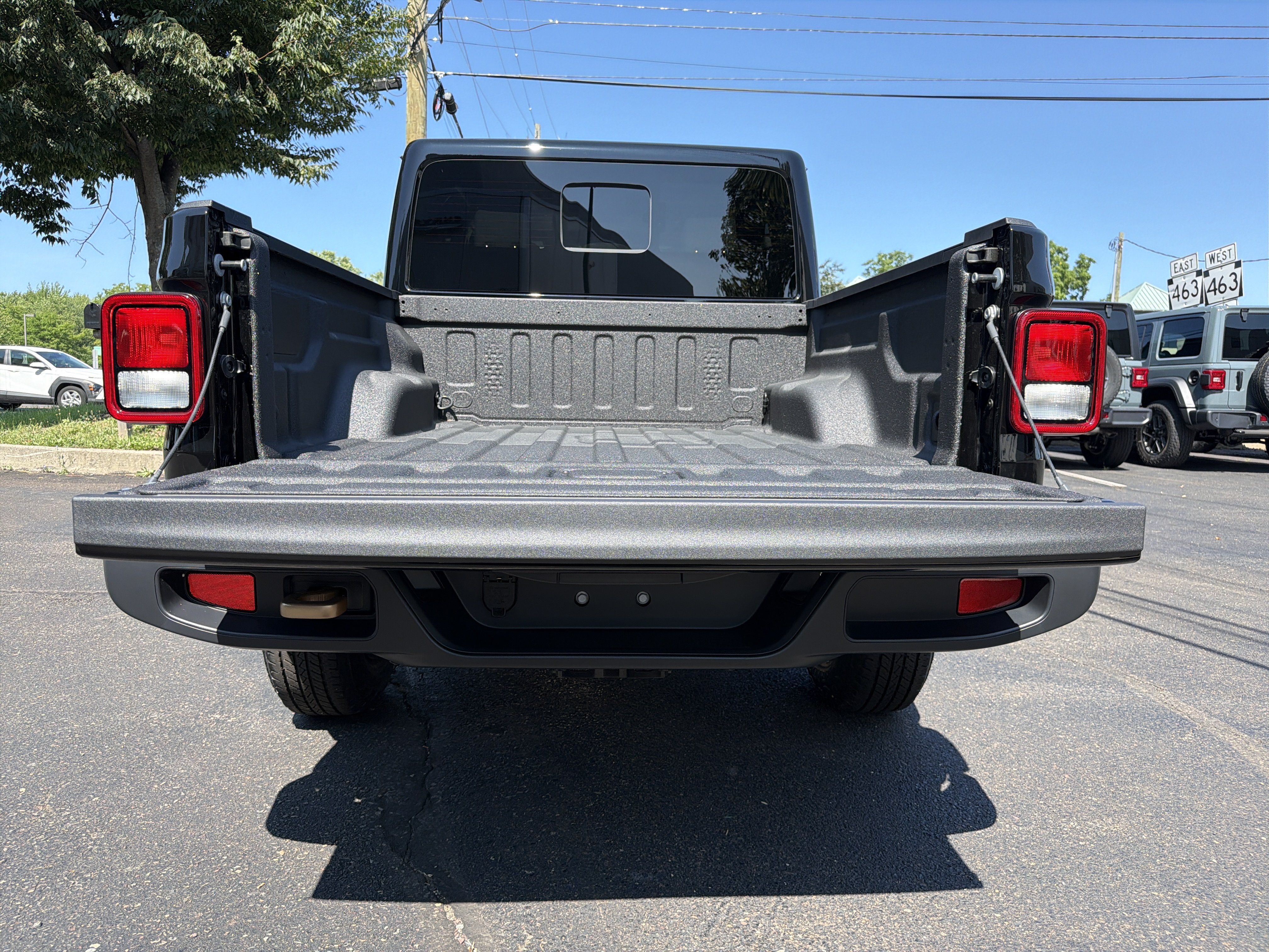 Used 2026 Jeep Gladiator Sport AWD/4WD image 10