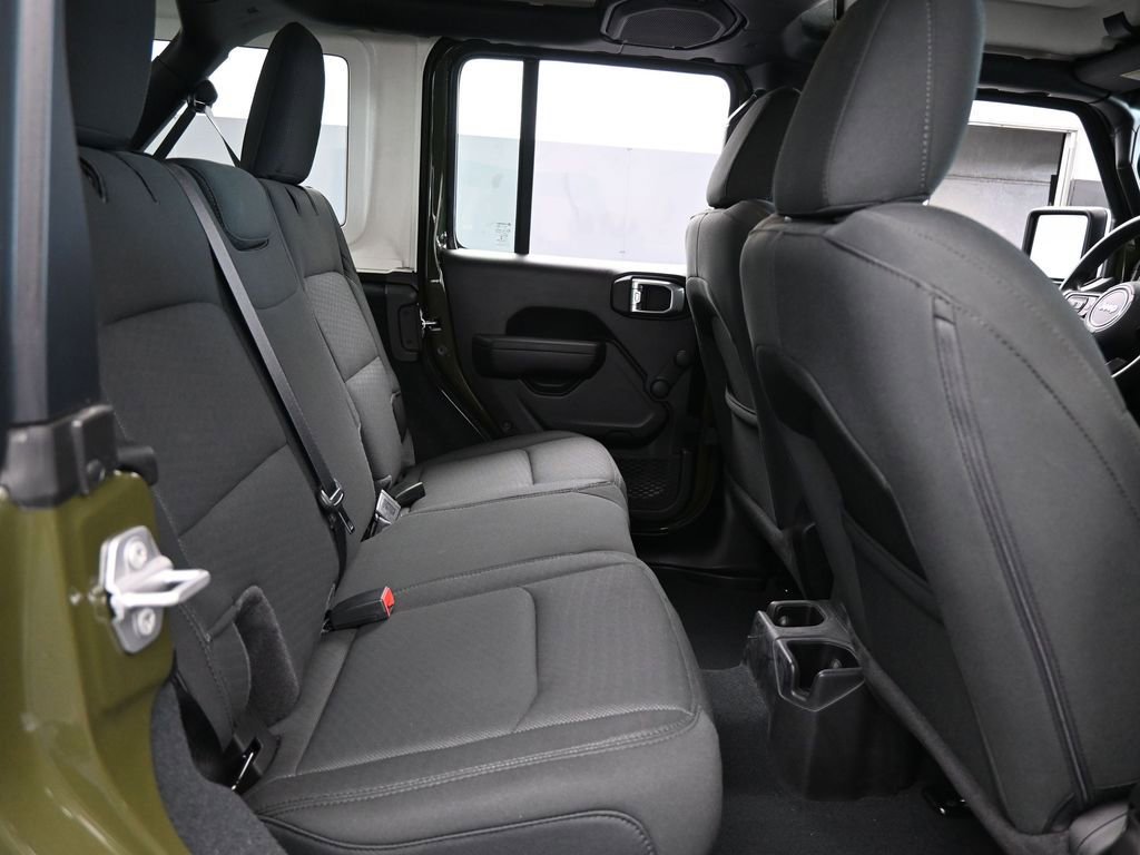 Used 2022 Jeep Wrangler Unlimited Sport image 40
