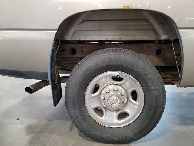 Used 2000 Chevrolet Silverado 2500 LS RWD image 14