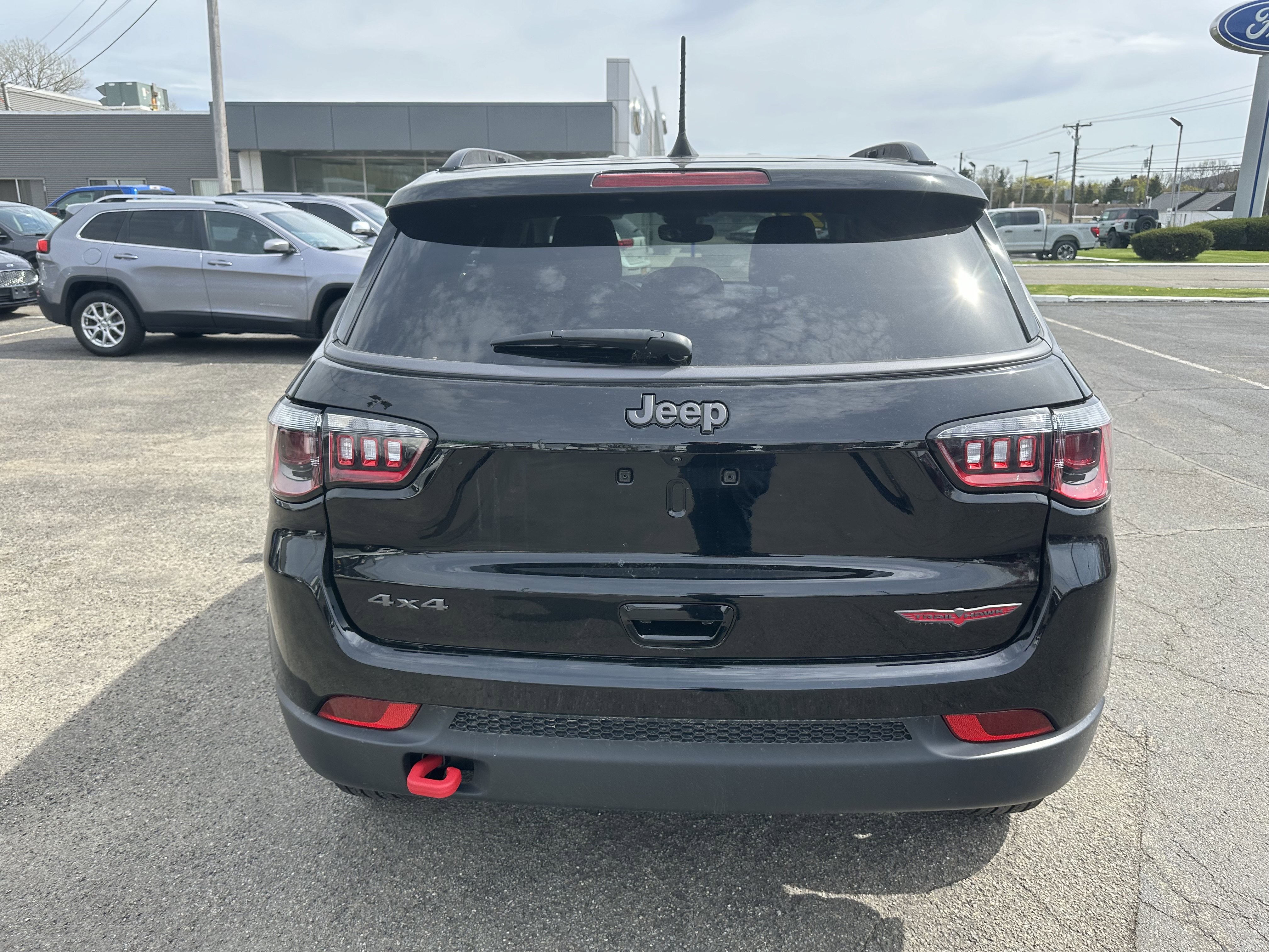 Used 2022 Jeep Compass Trailhawk w/ Trailhawk Convenience Group image 4