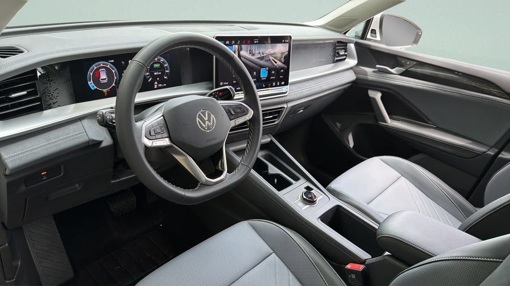 New 2026 Volkswagen Tiguan SE AWD/4WD image 33