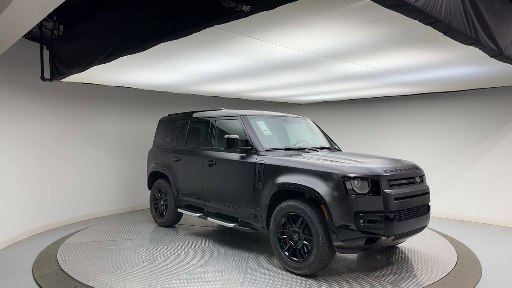 Used 2024 Land Rover Defender 110 X image 2