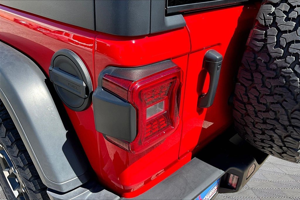 Used 2026 Jeep Wrangler Unlimited Rubicon AWD/4WD image 24